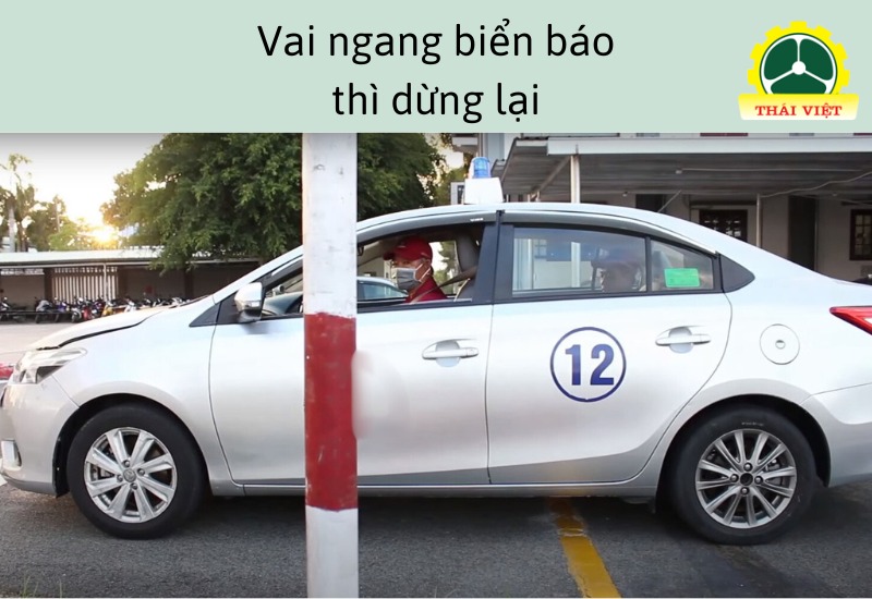 mẹo thi bài dừng xe nhường đường cho người đi bộ